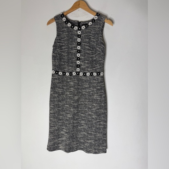 nwt karl lagerfeld Black And White Tweed‎ Floral appliqué Detail Sheath Dress 4 - Picture 1 of 8